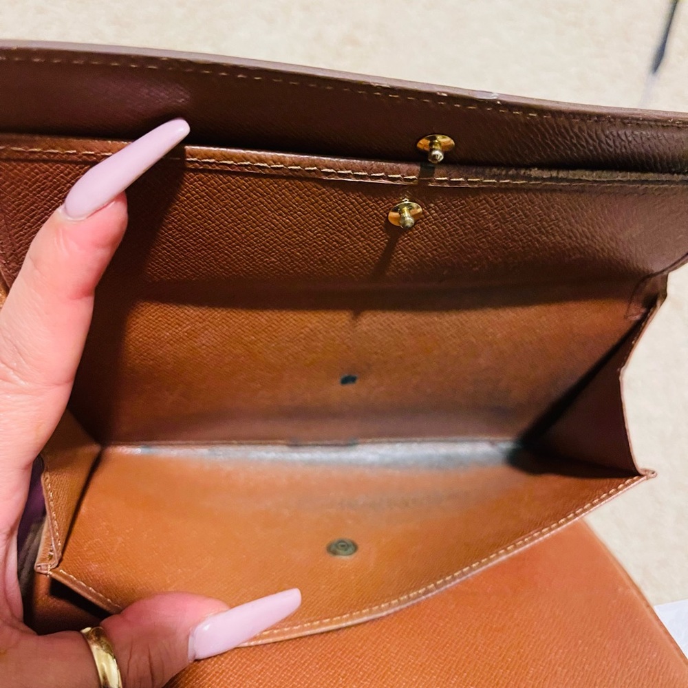 Louis Vuitton Crossbody - Picture 10 of 11